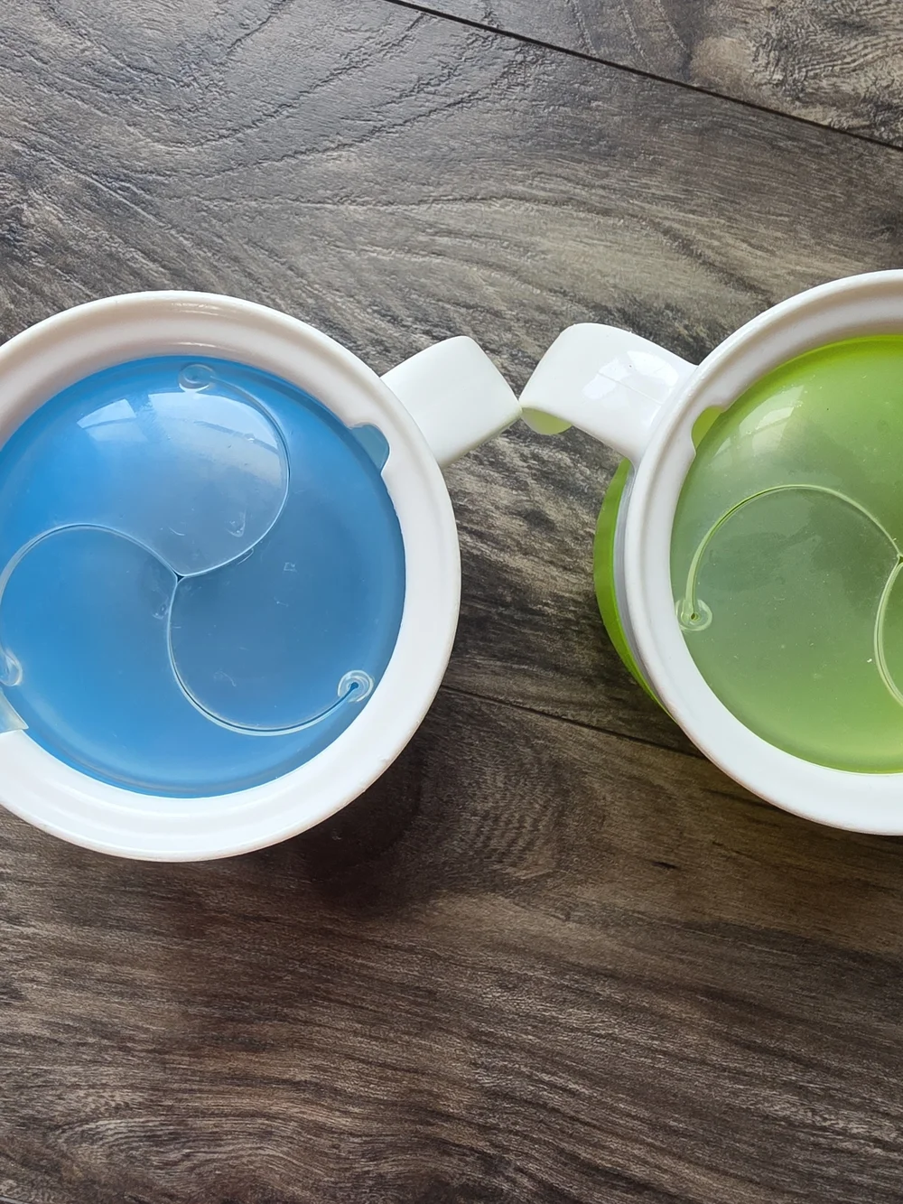 Munchkin Snack Cups with Handles - Blue & Green